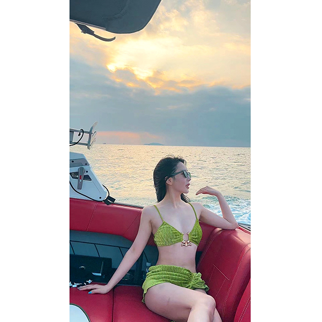 Bikini Green (3) Bikini Green 3